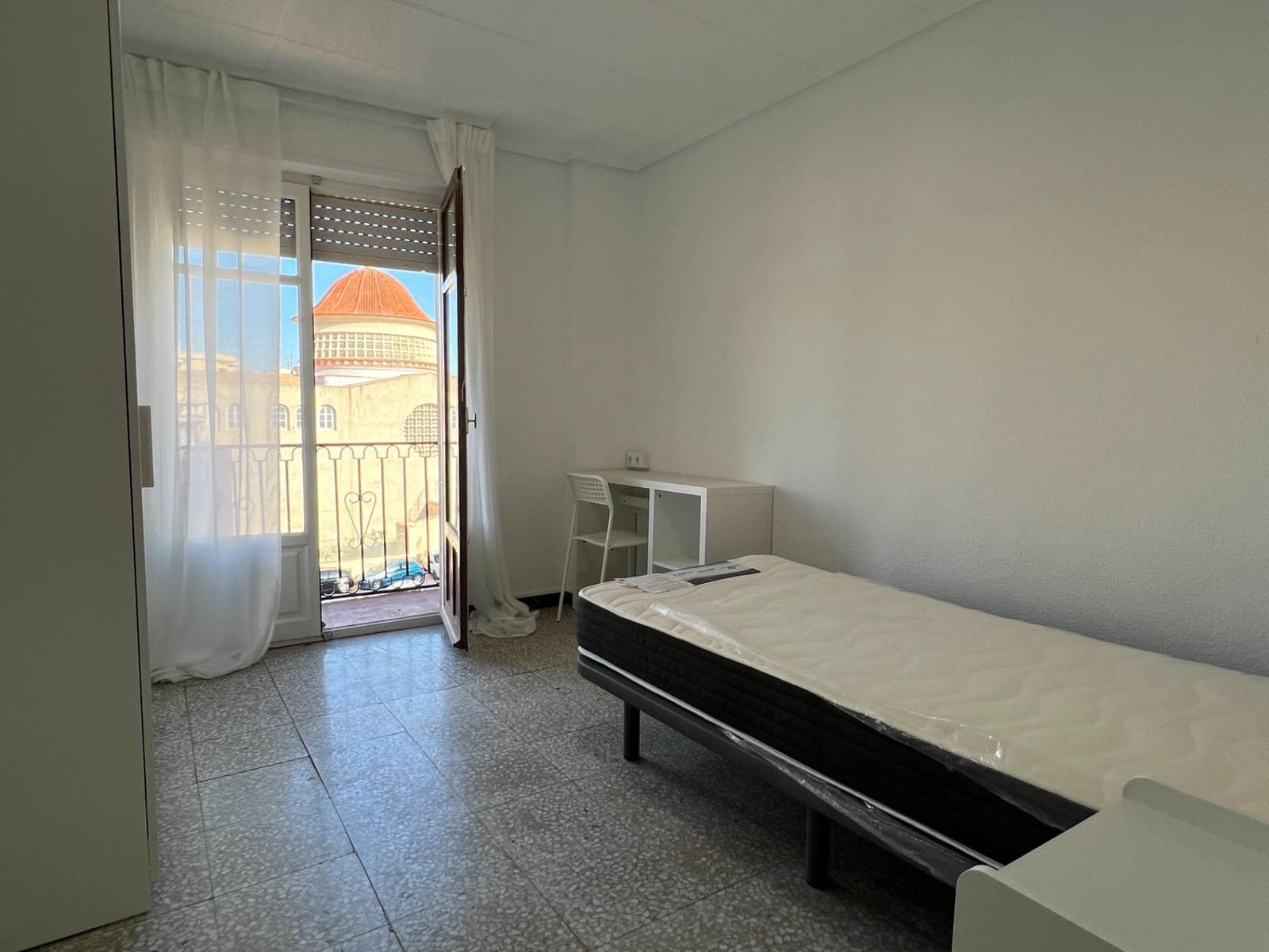 Piso de 4 habitaciones en Elche / Elx en alquiler - 1.200 € (Ref: 9483569)