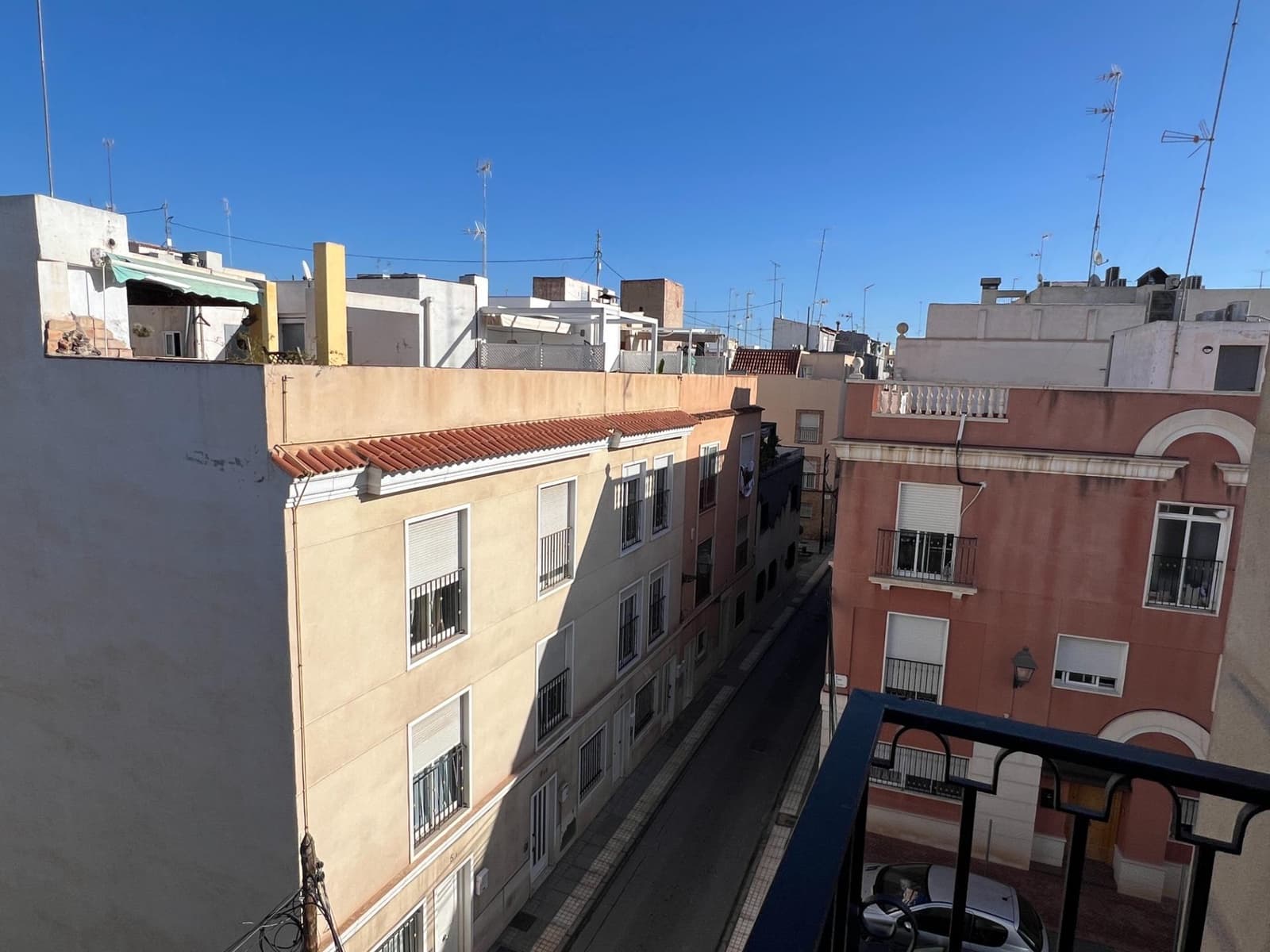 Piso de 4 habitaciones en Elche / Elx en alquiler - 1.200 € (Ref: 9483569)