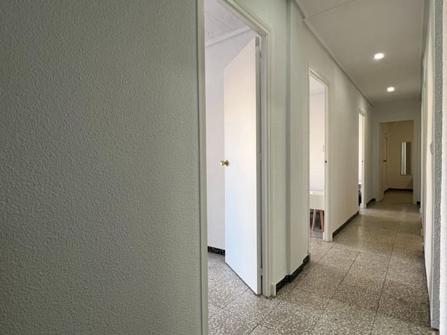Piso de 4 habitaciones en El Raval - Portes Encarnades, Elche / Elx en alquiler - 1.200 € (Ref: 9483569)
