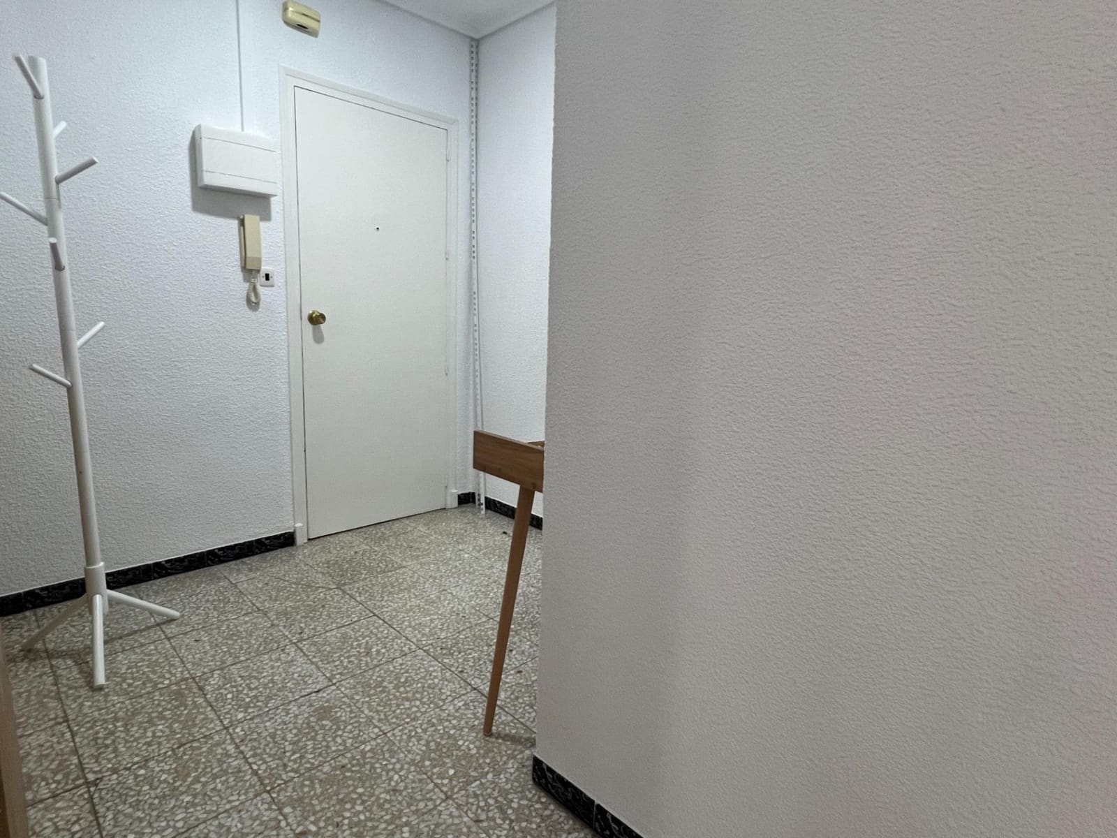 Piso de 4 habitaciones en Elche / Elx en alquiler - 1.200 € (Ref: 9483569)