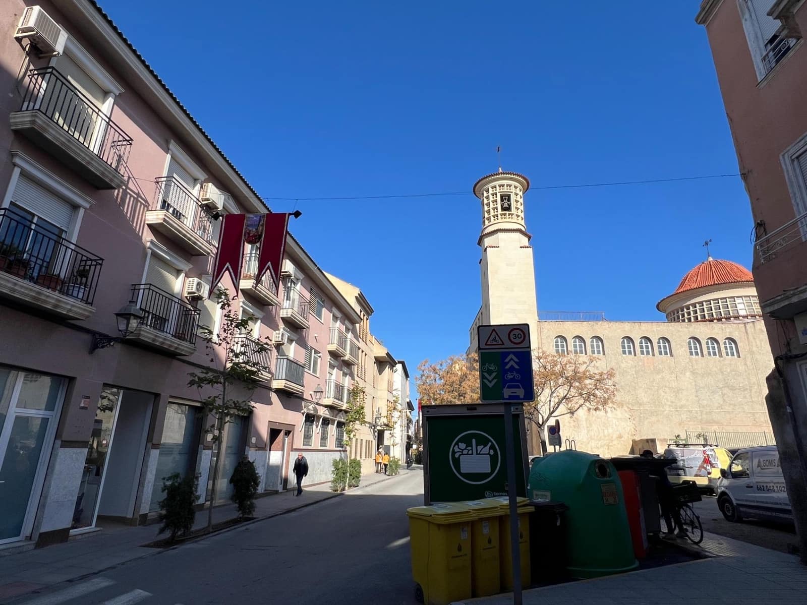 Piso de 4 habitaciones en Elche / Elx en alquiler - 1.200 € (Ref: 9483569)