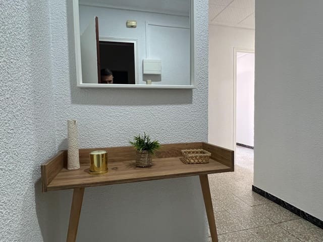 Piso de 4 habitaciones en El Raval - Portes Encarnades, Elche / Elx en alquiler - 1.200 € (Ref: 9483569)