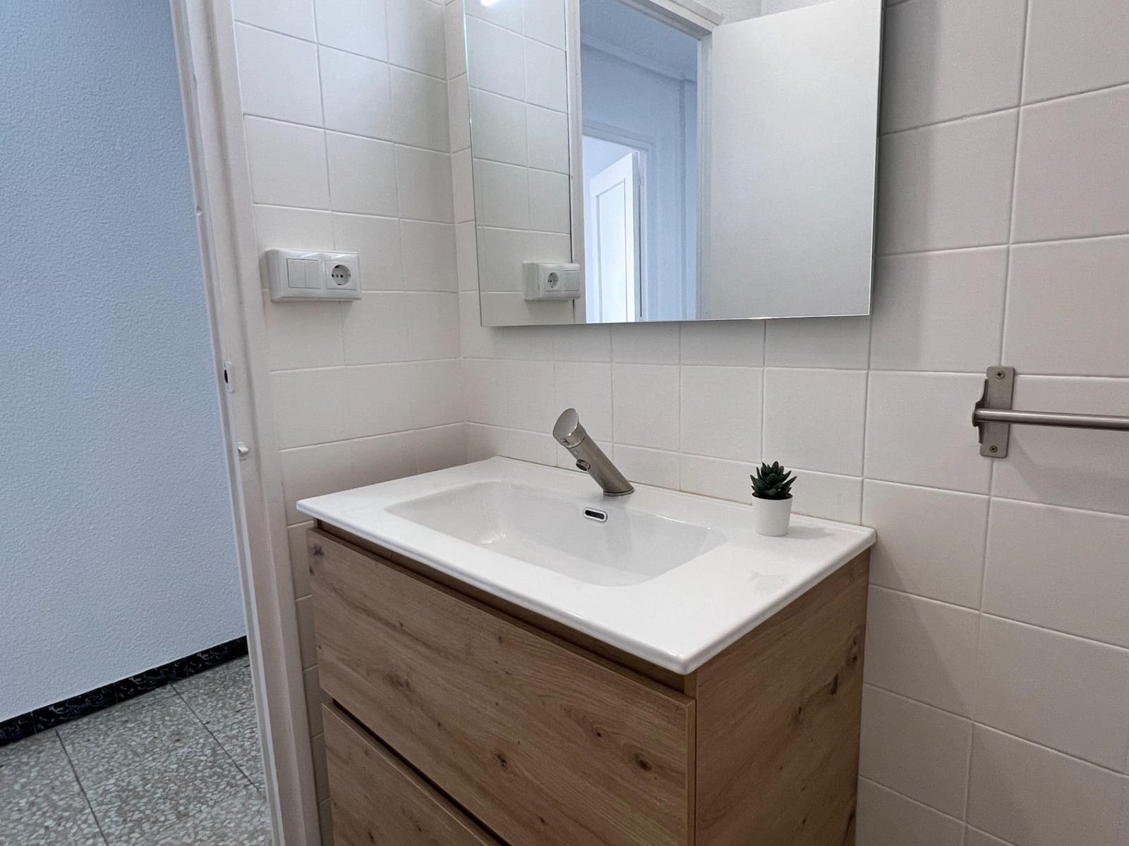 Piso de 4 habitaciones en Elche / Elx en alquiler - 1.200 € (Ref: 9483569)