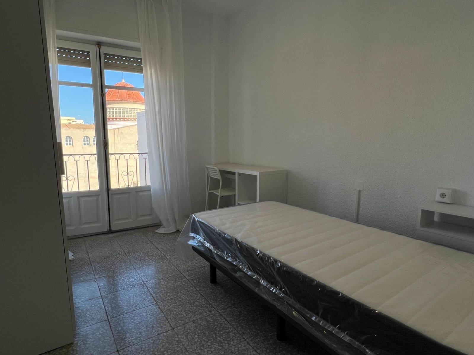 Piso de 4 habitaciones en Elche / Elx en alquiler - 1.200 € (Ref: 9483569)