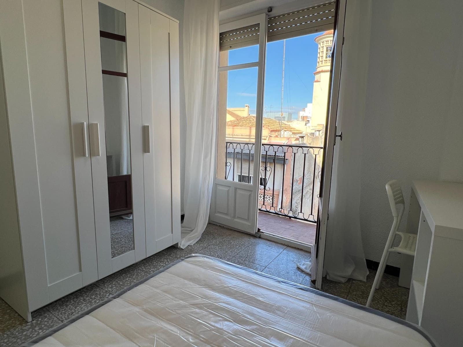 Piso de 4 habitaciones en Elche / Elx en alquiler - 1.200 € (Ref: 9483569)