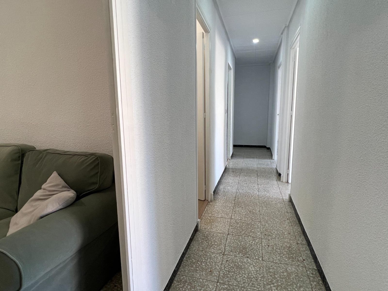 Piso de 4 habitaciones en Elche / Elx en alquiler - 1.200 € (Ref: 9483569)