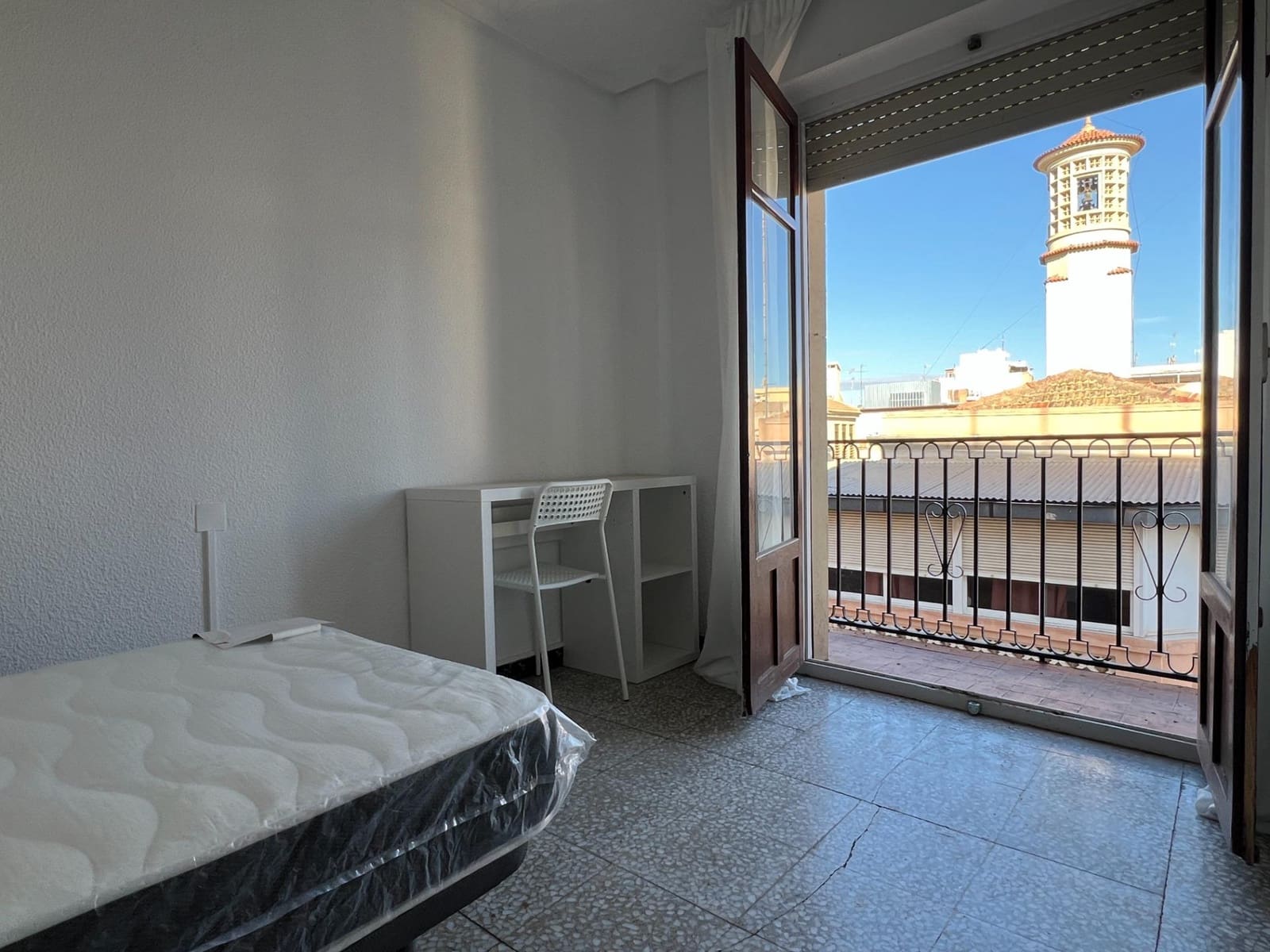 Piso de 4 habitaciones en Elche / Elx en alquiler - 1.200 € (Ref: 9483569)