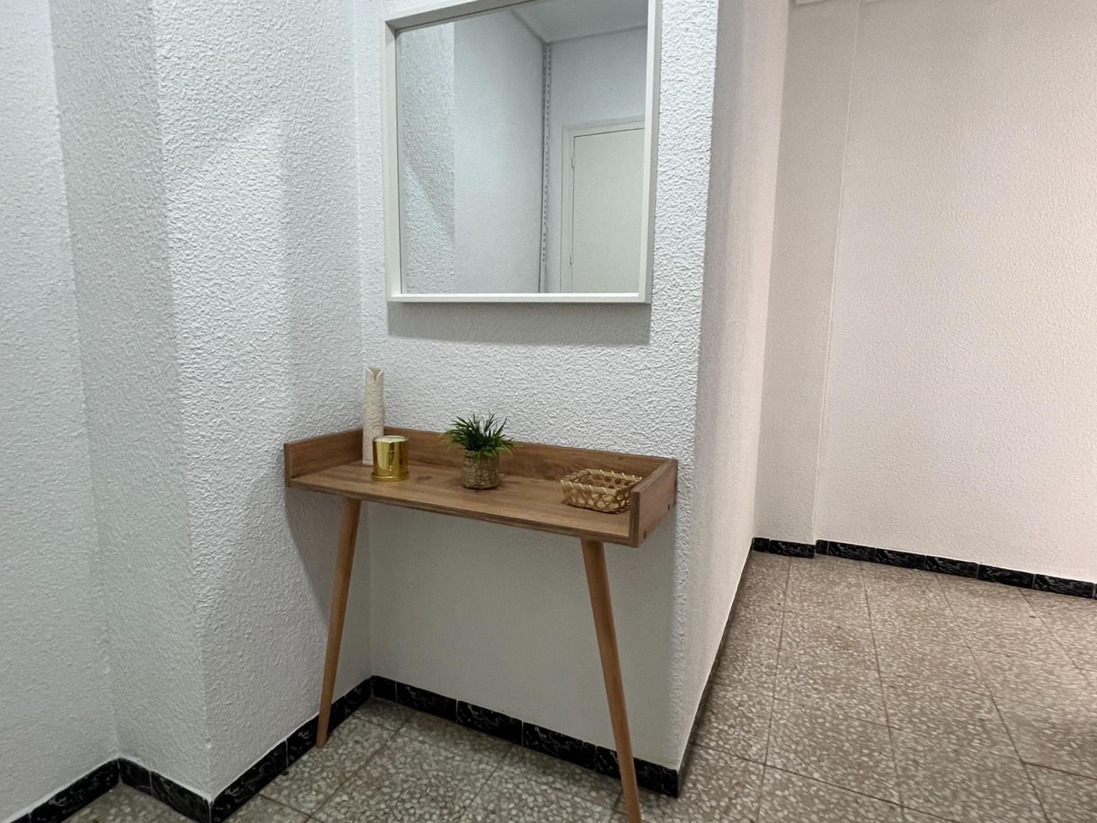 Piso de 4 habitaciones en Elche / Elx en alquiler - 1.200 € (Ref: 9483569)