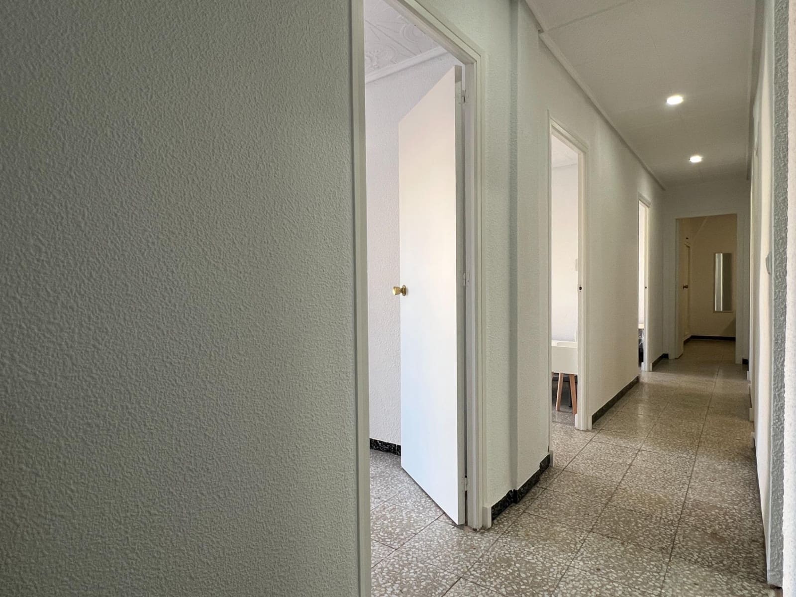 Piso de 4 habitaciones en Elche / Elx en alquiler - 1.200 € (Ref: 9483569)