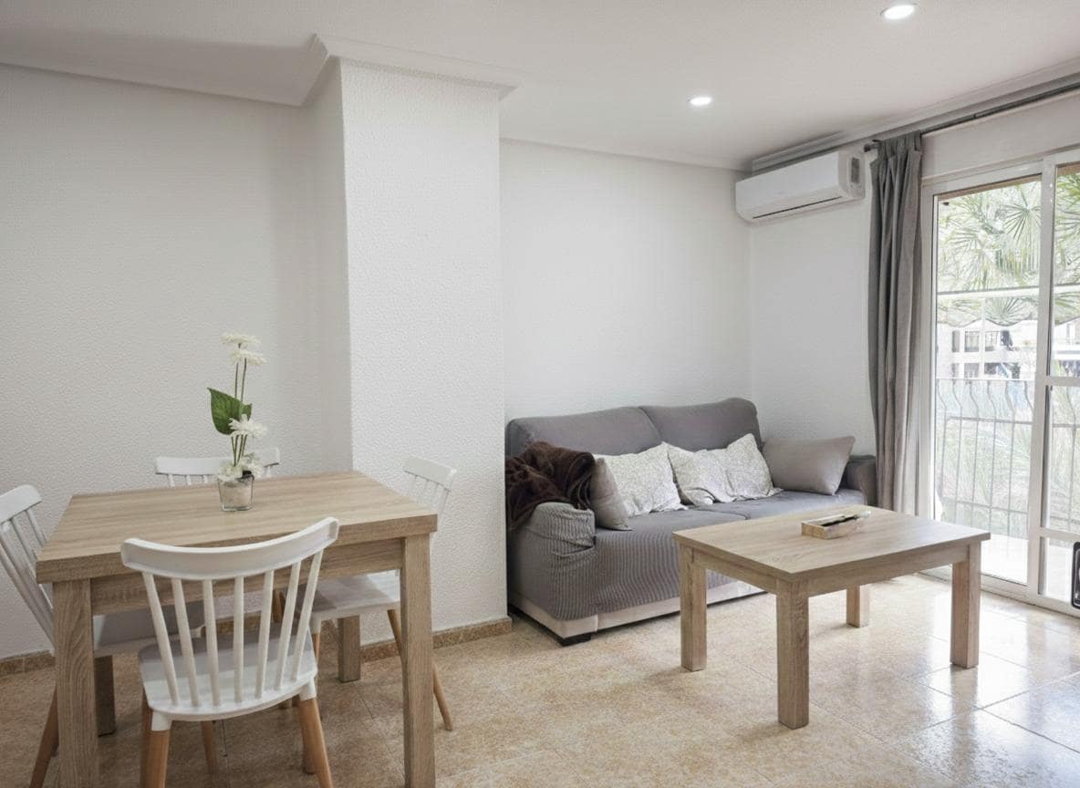 Piso de 2 habitaciones en Elche / Elx en venta - 118.000 € (Ref: 9533636)