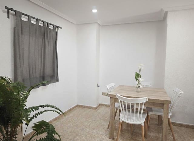 Piso de 2 habitaciones en Centro, Elche / Elx en venta - 118.000 € (Ref: 9533636)