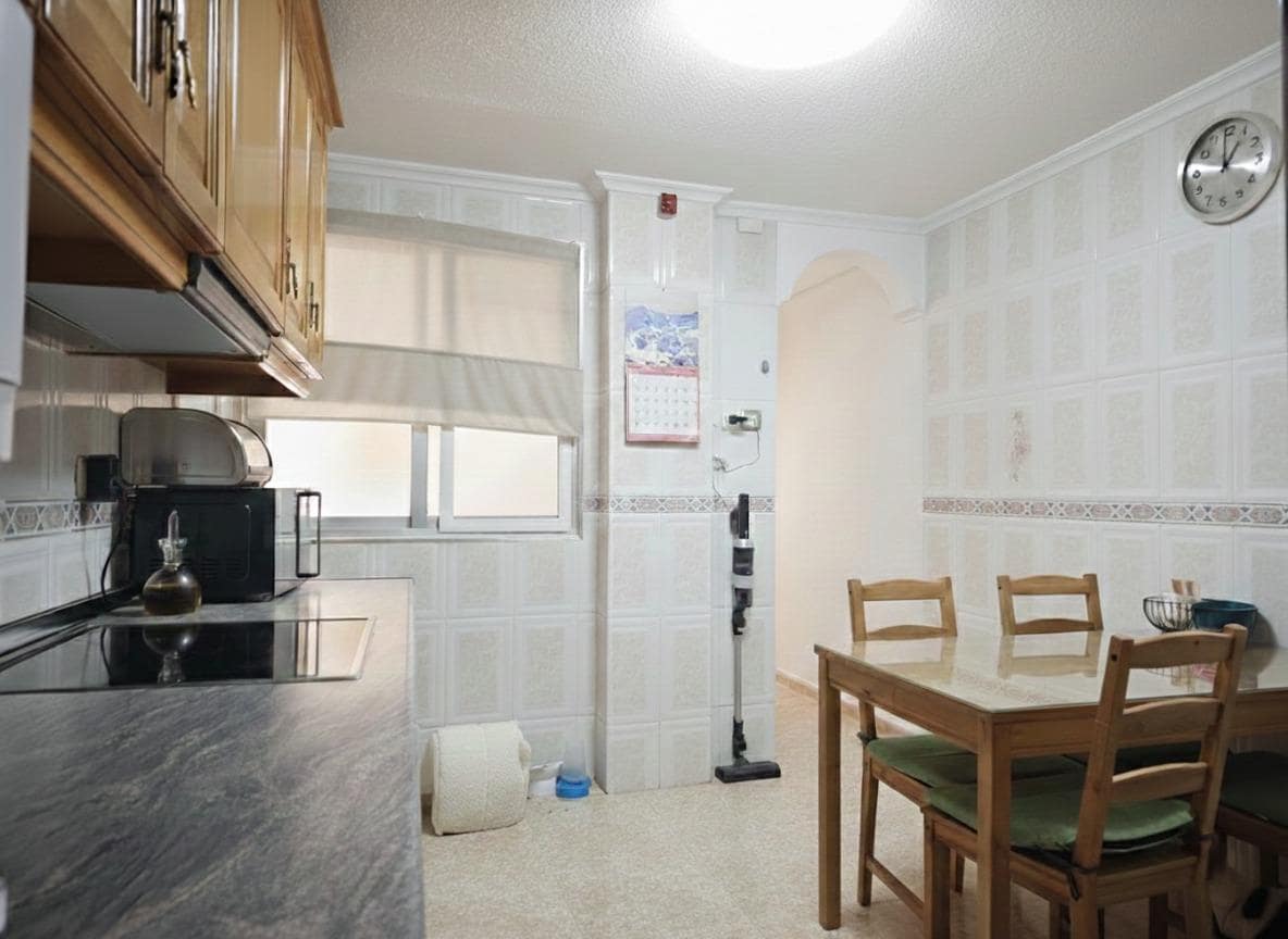 Piso de 2 habitaciones en Elche / Elx en venta - 118.000 € (Ref: 9533636)