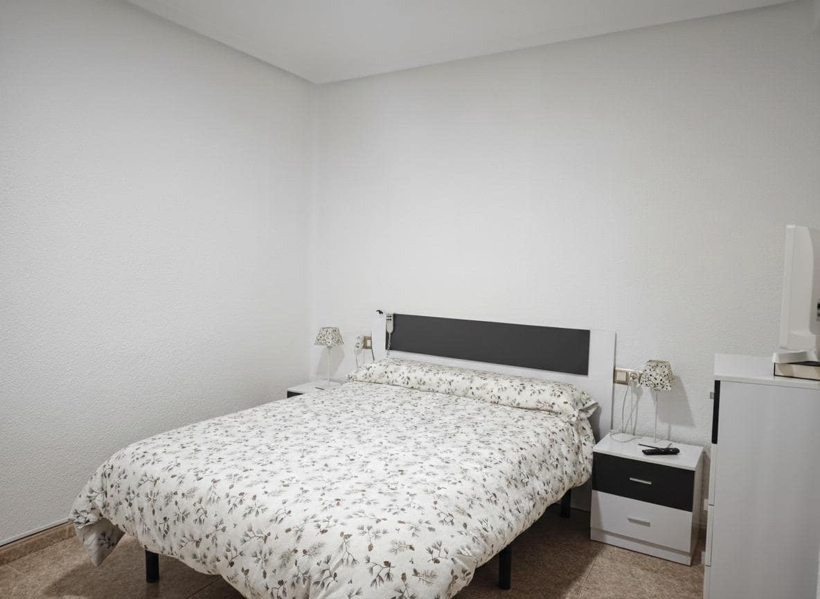 Piso de 2 habitaciones en Elche / Elx en venta - 118.000 € (Ref: 9533636)