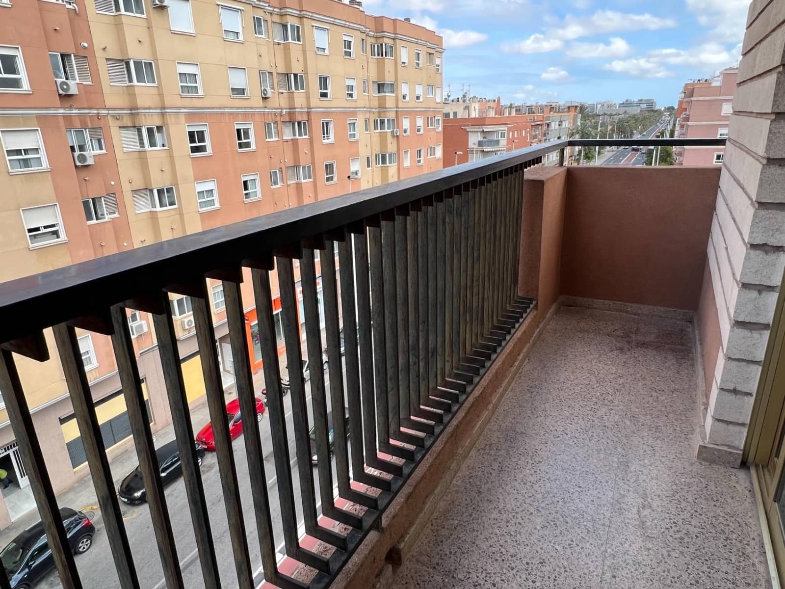 4 bedroom Flat for rent in Elche / Elx - € 950 (Ref: 9584536)