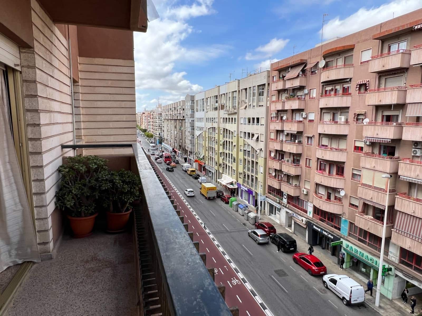 4 bedroom Flat for rent in Elche / Elx - € 950 (Ref: 9584536)