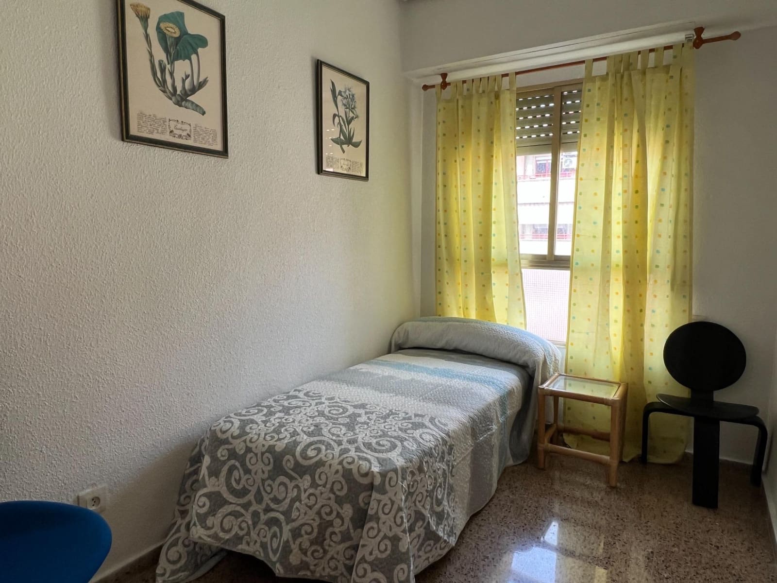 4 bedroom Flat for rent in Elche / Elx - € 950 (Ref: 9584536)