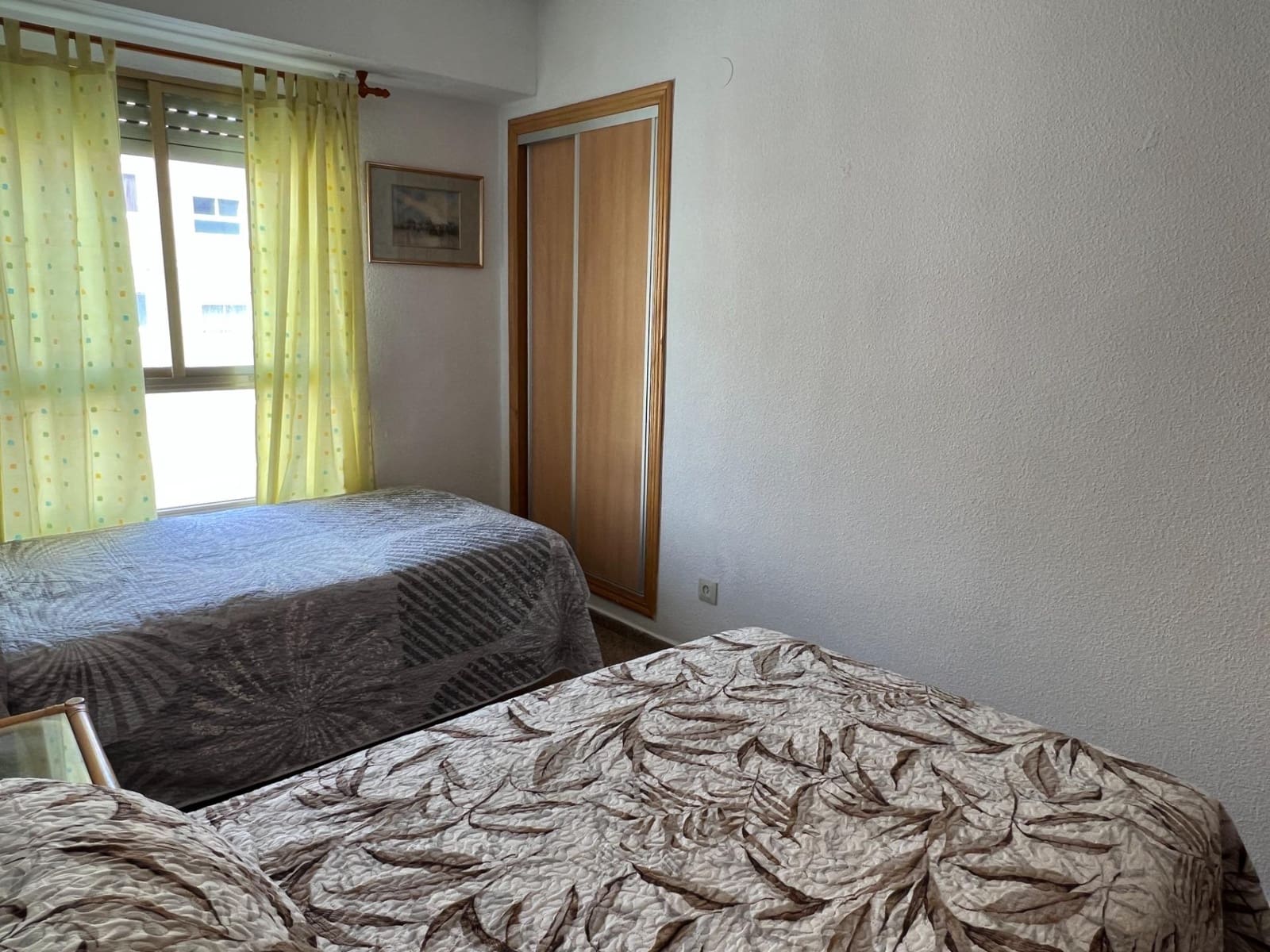 4 bedroom Flat for rent in Elche / Elx - € 950 (Ref: 9584536)