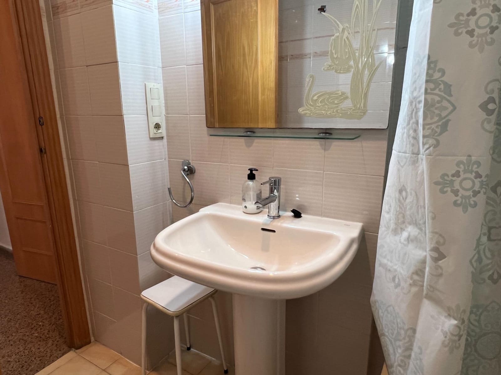 4 bedroom Flat for rent in Elche / Elx - € 950 (Ref: 9584536)