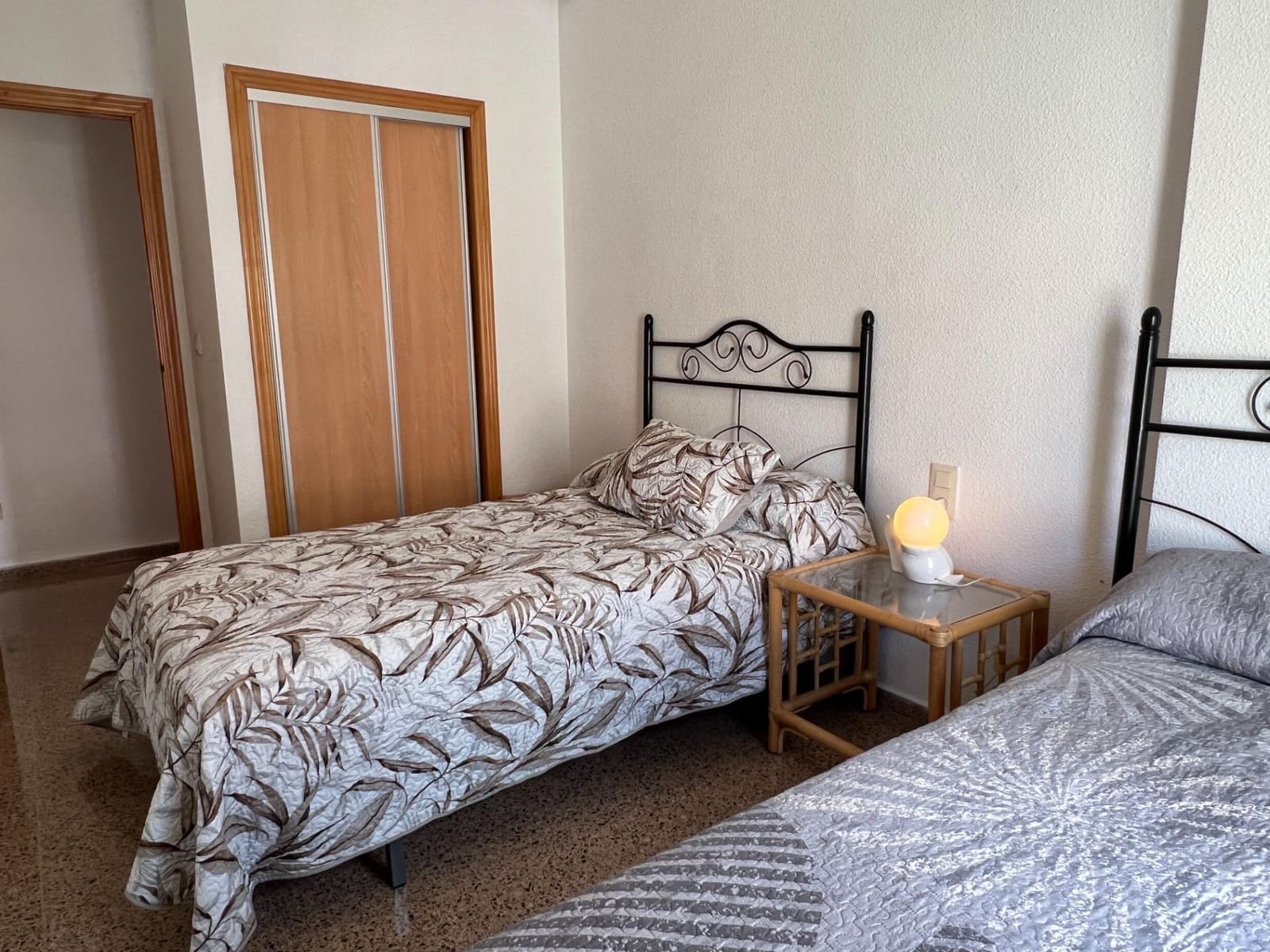 4 bedroom Flat for rent in Elche / Elx - € 950 (Ref: 9584536)