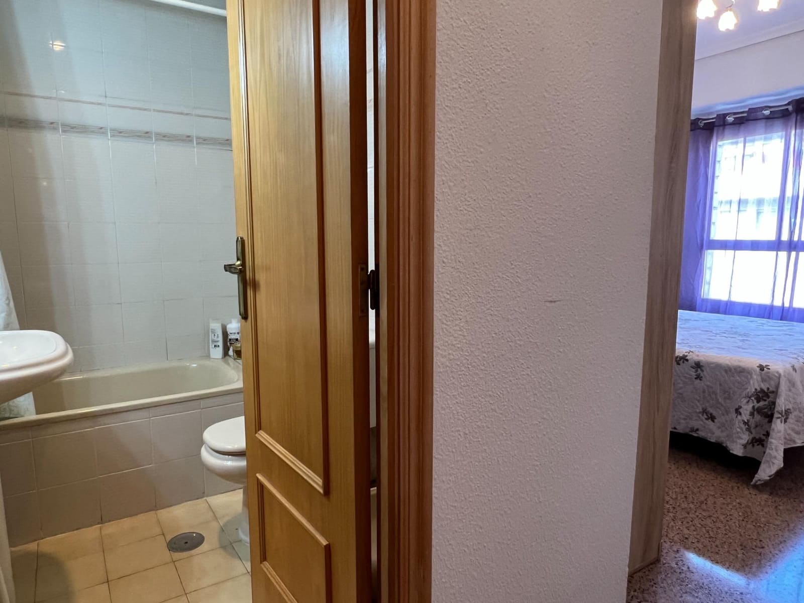 4 bedroom Flat for rent in Elche / Elx - € 950 (Ref: 9584536)