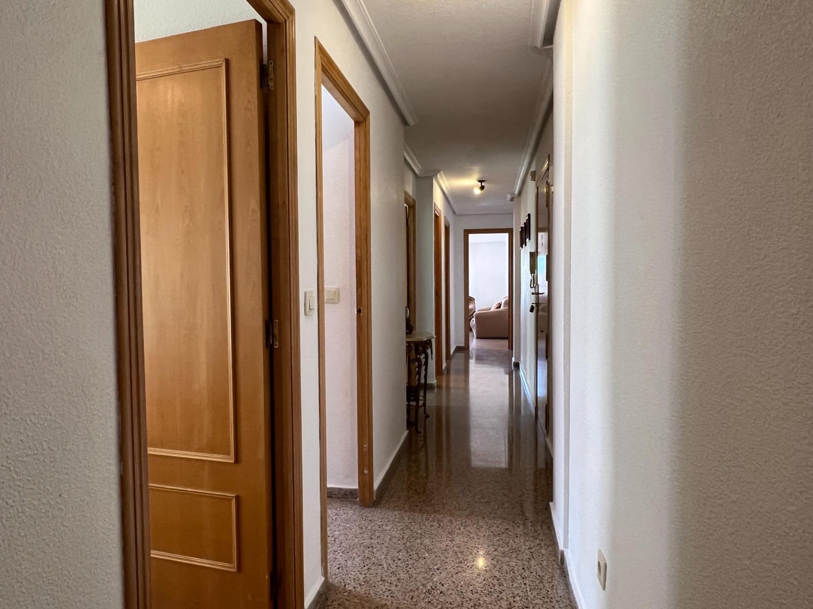 4 bedroom Flat for rent in Elche / Elx - € 950 (Ref: 9584536)