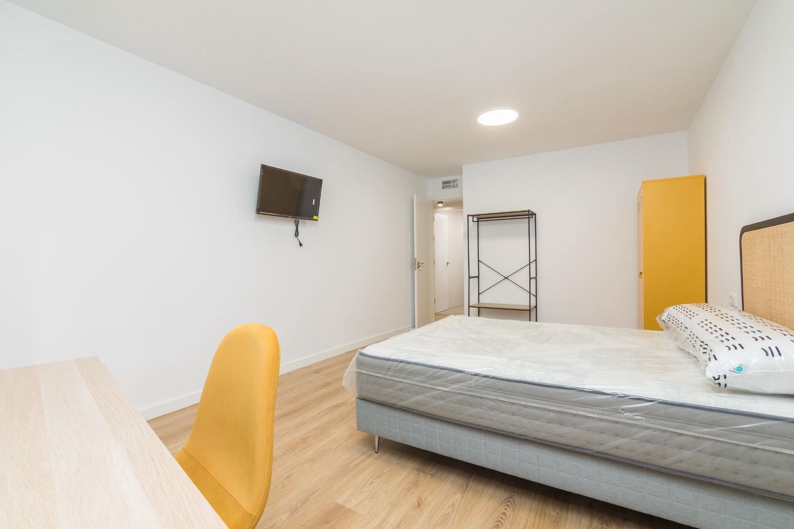 7 bedroom Apartment for rent in Elche / Elx - € 385 (Ref: 9611412)