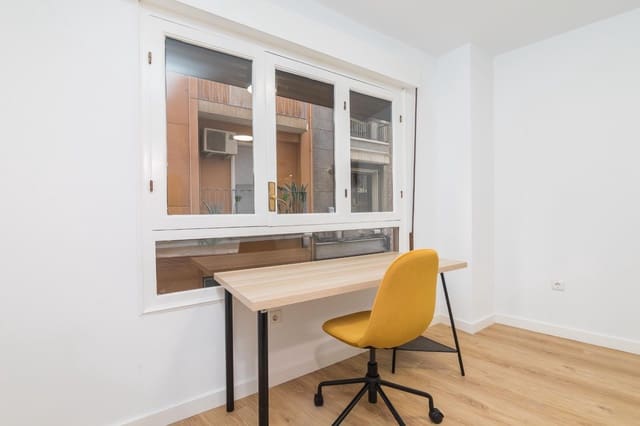 7 sovrum Lägenhet att hyra i Centro, Elche / Elx - 385 € (Ref: 9611412)