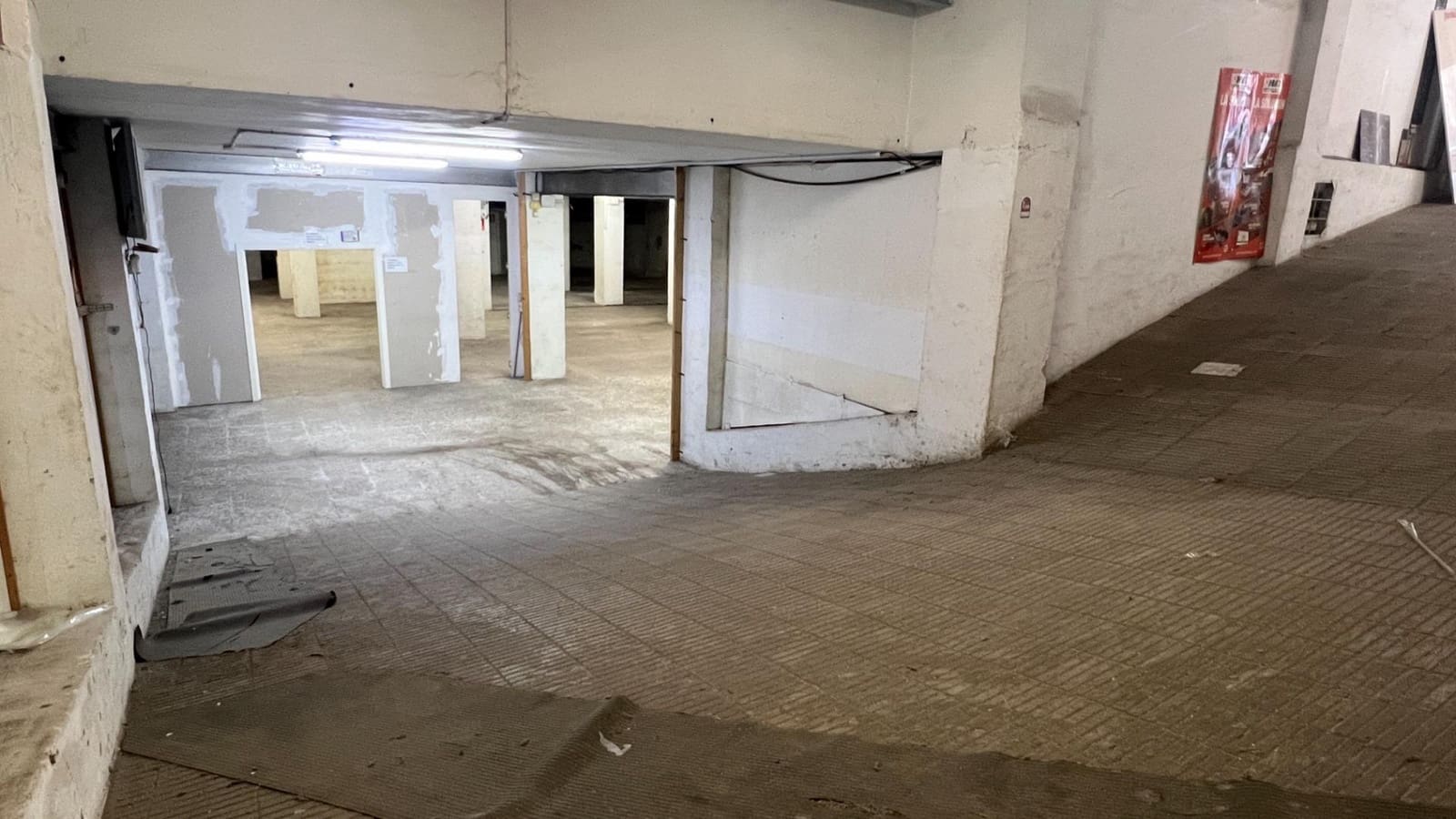 Autotalli vuokrattavana paikassa Elche / Elx - 700 € (Ref: 9625904)