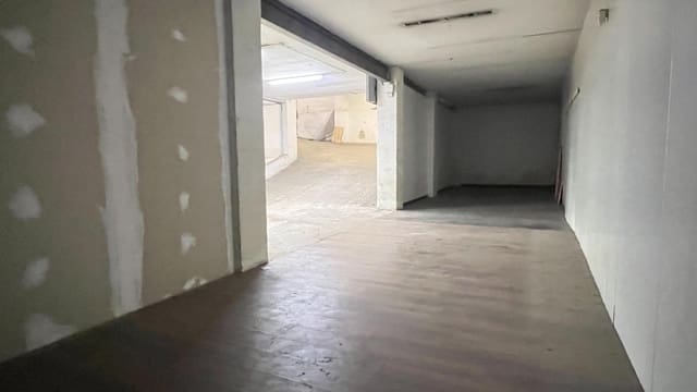 Autotalli vuokrattavana paikassa Centro, Elche / Elx - 700 € (Ref: 9625904)