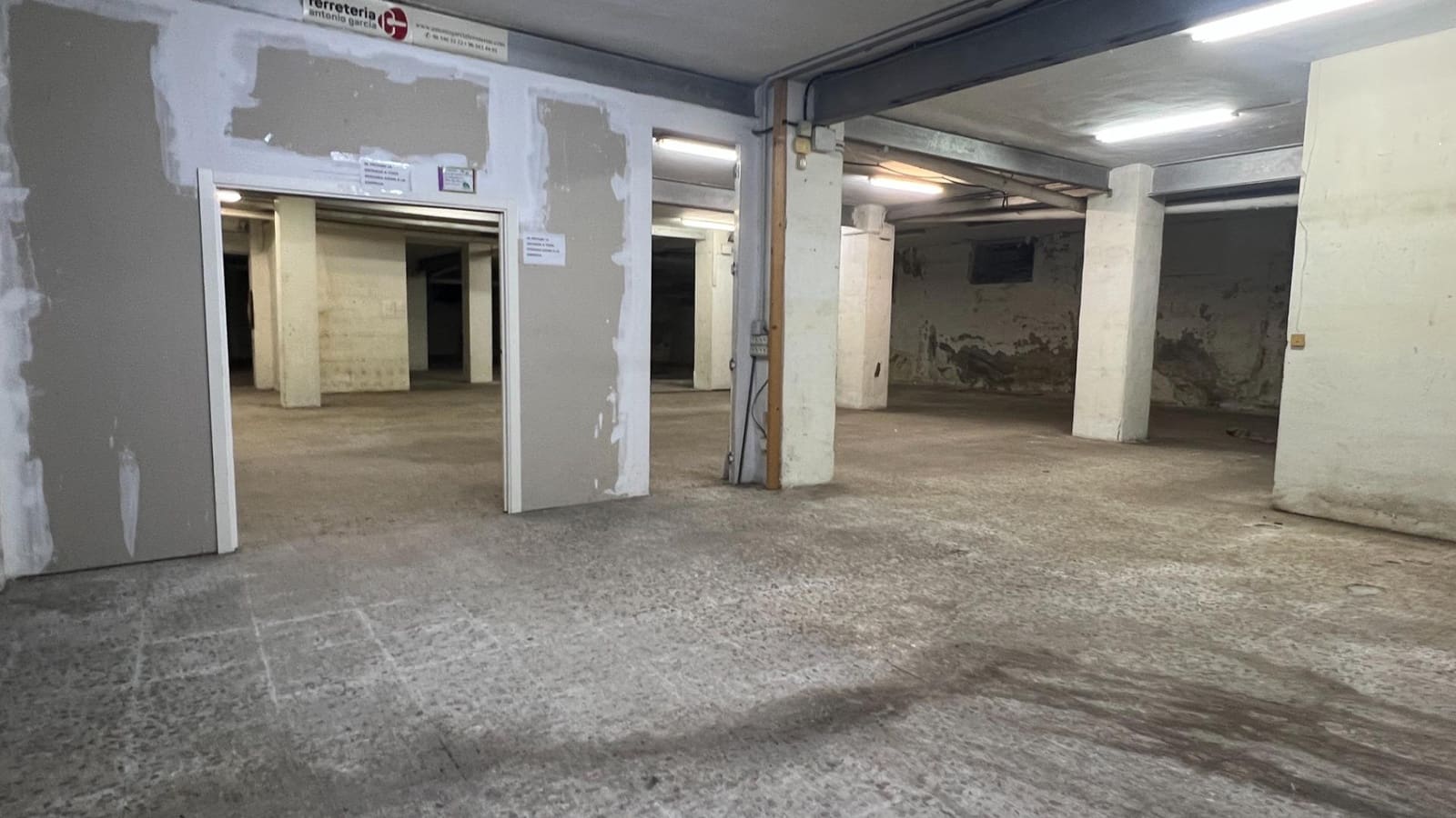 Autotalli vuokrattavana paikassa Elche / Elx - 700 € (Ref: 9625904)