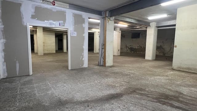 Autotalli vuokrattavana paikassa Centro, Elche / Elx - 700 € (Ref: 9625904)