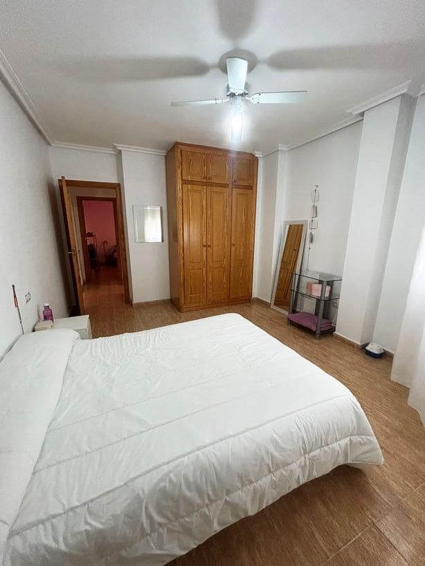 2 slaapkamer Rijtjeshuis te koop in Formentera del Segura met zwembad - € 115.500 (Ref: 9735767)