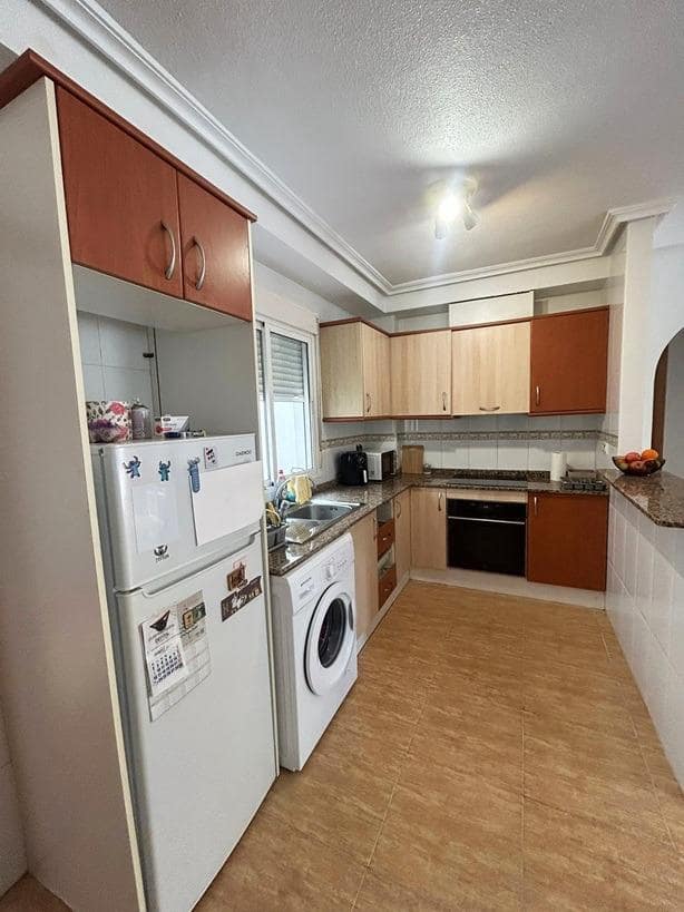 2 slaapkamer Rijtjeshuis te koop in Formentera del Segura met zwembad - € 115.500 (Ref: 9735767)