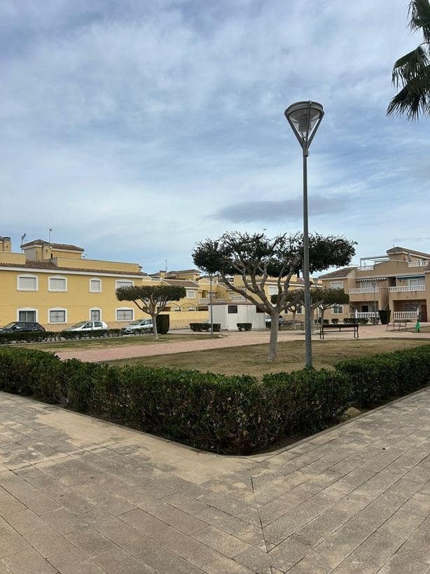 2 slaapkamer Rijtjeshuis te koop in Formentera del Segura met zwembad - € 115.500 (Ref: 9735767)