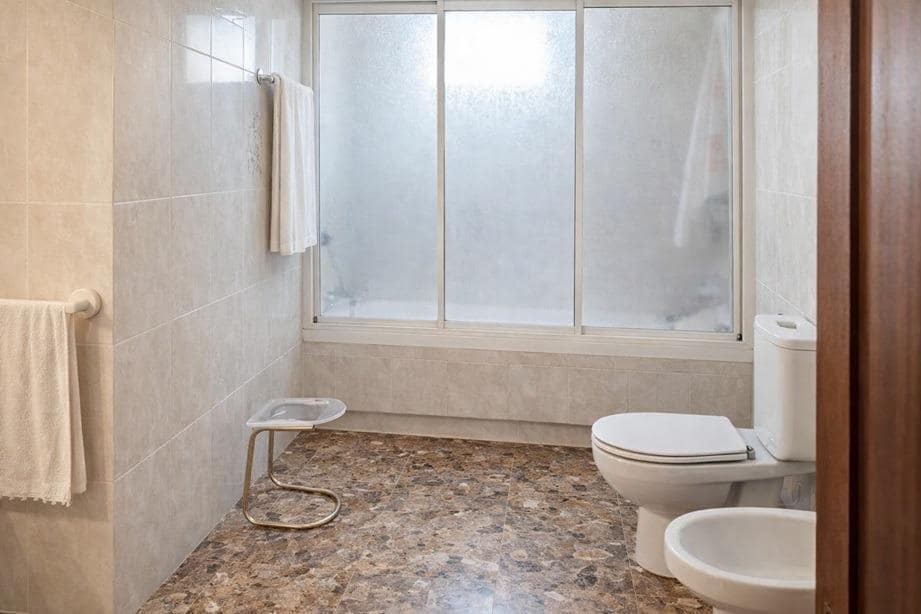 5 sypialnia Willa na sprzedaż w Torrellano z basenem garażem - 419 000 € (Ref: 9759162)