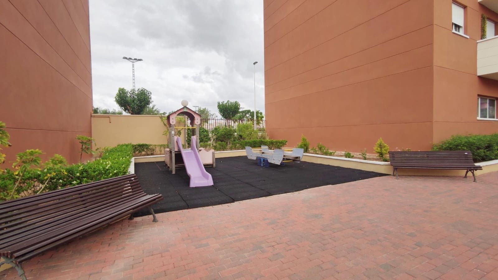 4 slaapkamer Rijtjeshuis te koop in Elche / Elx met zwembad garage - € 435.750 (Ref: 9762148)