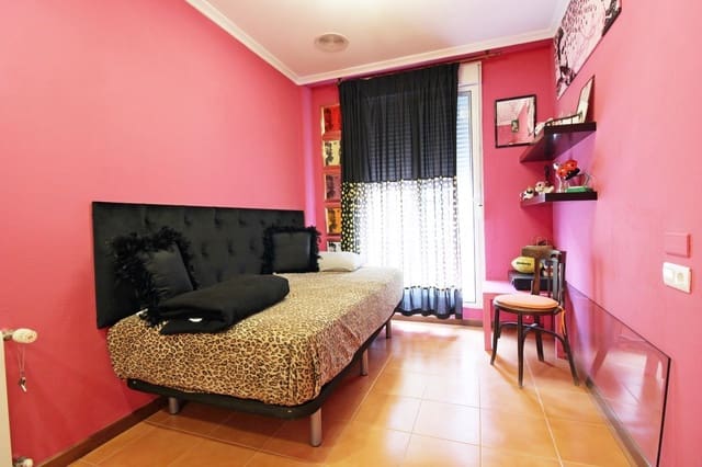 4 slaapkamer Rijtjeshuis te koop in Ciutat Universitària, Elche / Elx met zwembad garage - € 435.750 (Ref: 9762148)