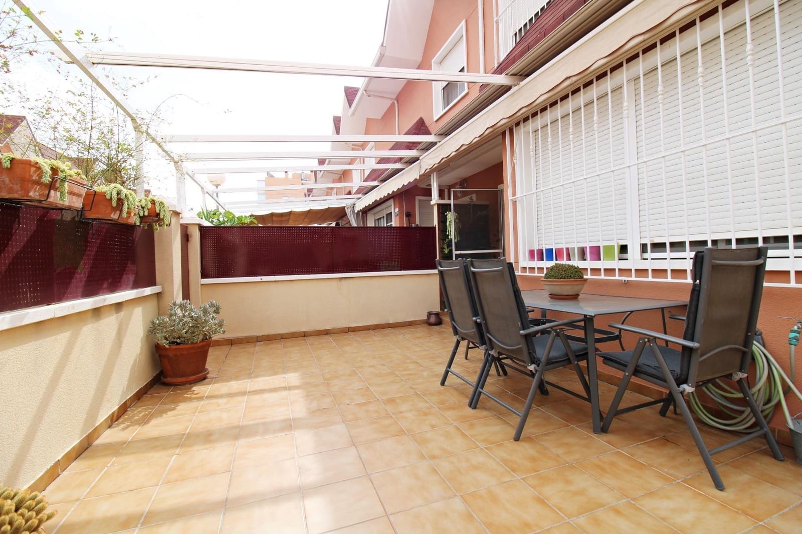 4 slaapkamer Rijtjeshuis te koop in Elche / Elx met zwembad garage - € 435.750 (Ref: 9762148)