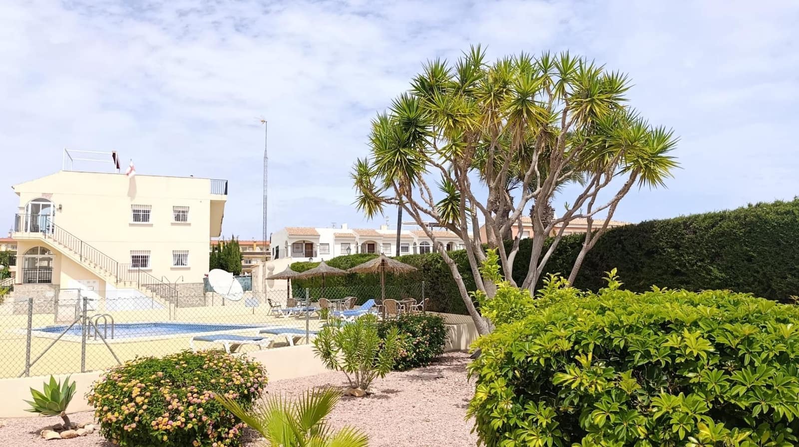 3 chambre Bungalow à vendre à Orihuela Costa avec piscine garage - 199 000 € (Ref: 9799457)