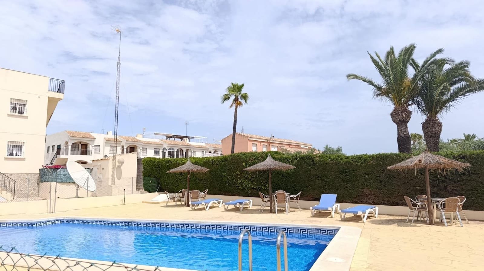 3 chambre Bungalow à vendre à Orihuela Costa avec piscine garage - 199 000 € (Ref: 9799457)