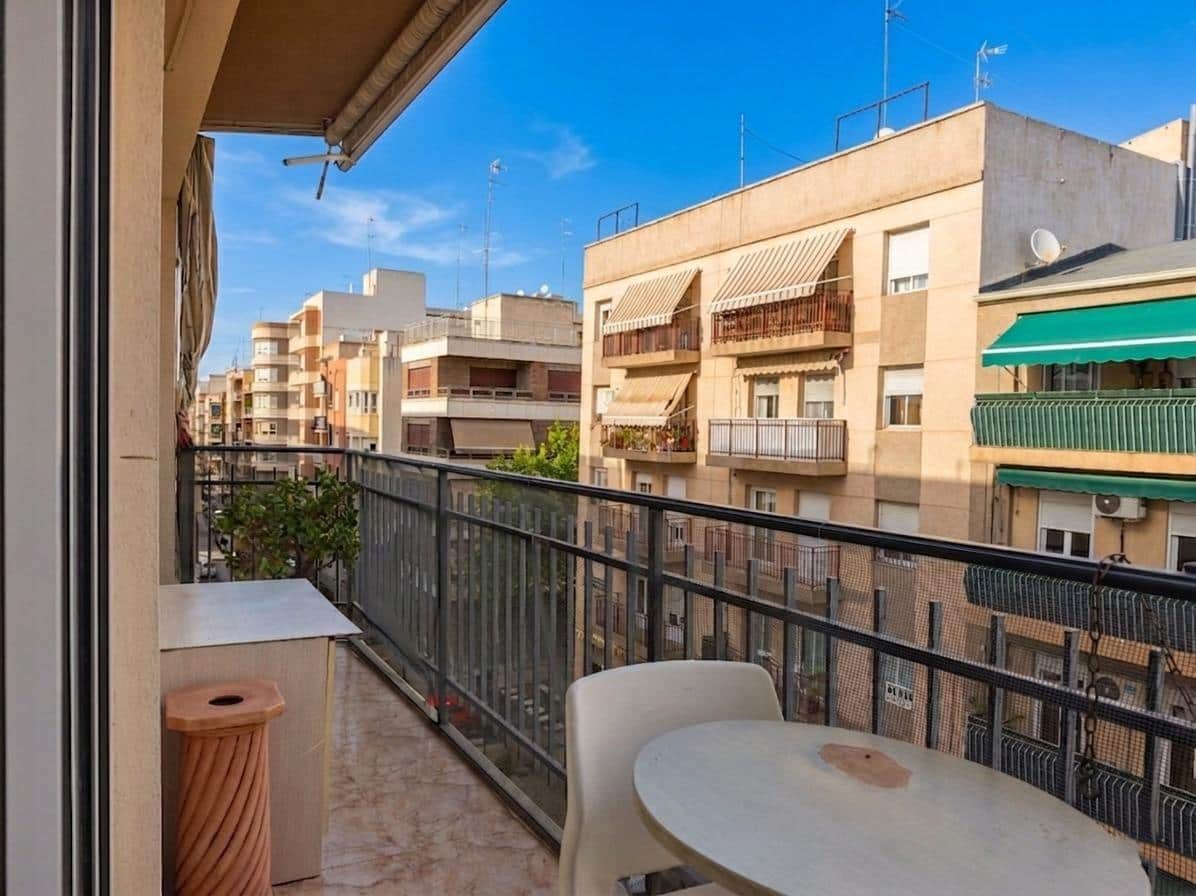 3 makuuhuone Asunto myytävänä paikassa Elche / Elx - 127 000 € (Ref: 9825043)