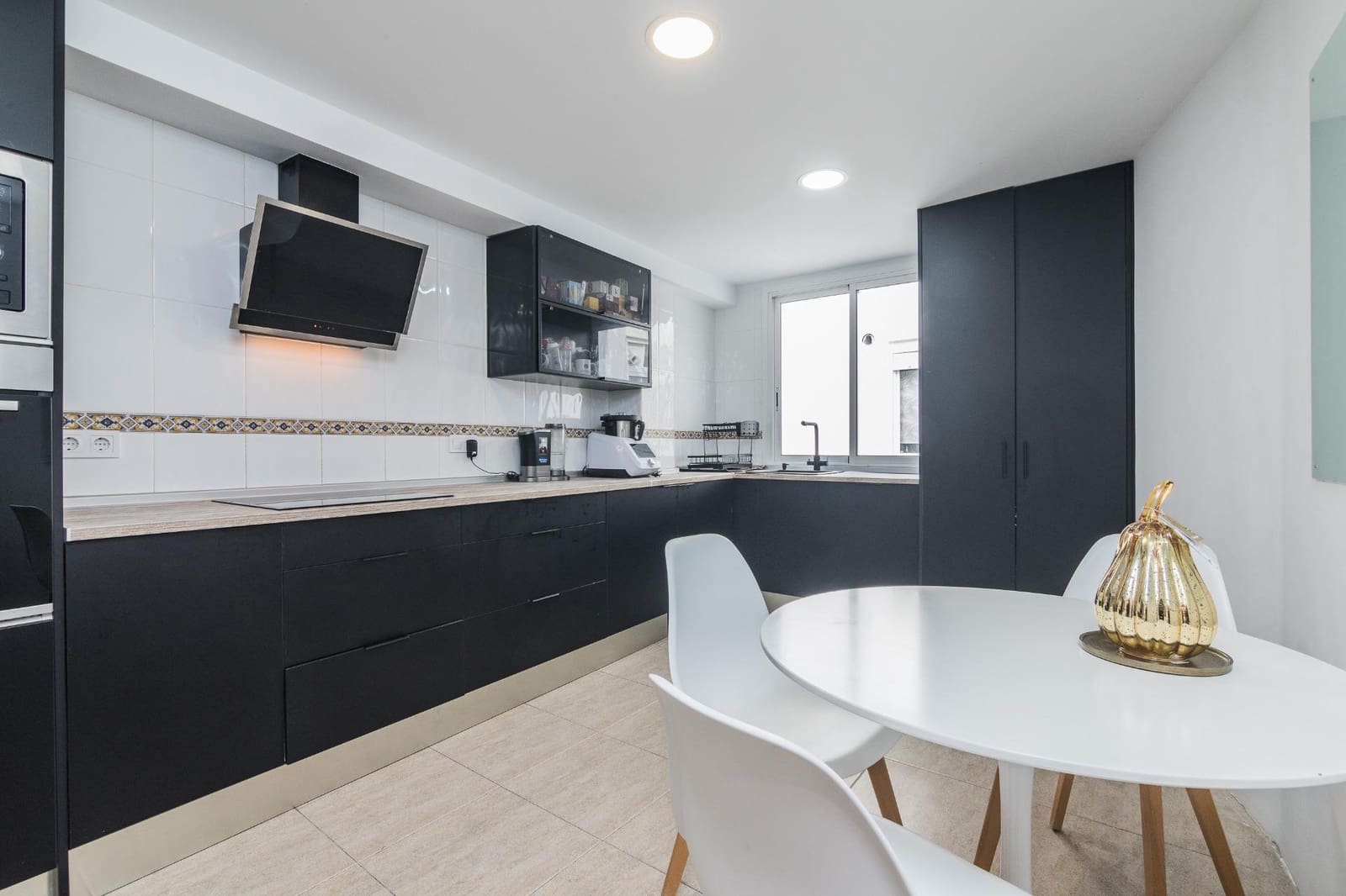 3 sypialnia Mieszkanie na sprzedaż w Elche / Elx z garażem - 235 000 € (Ref: 9882087)