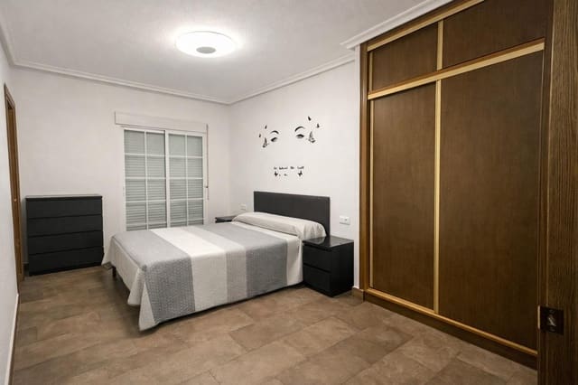 Apartamento de 2 habitaciones en Catral en venta con piscina - 97.000 € (Ref: 9890564)