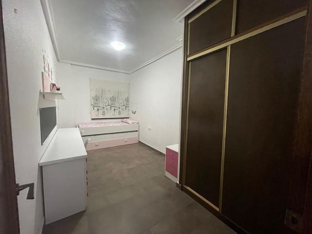 Apartamento de 2 habitaciones en Catral en venta con piscina - 97.000 € (Ref: 9890564)