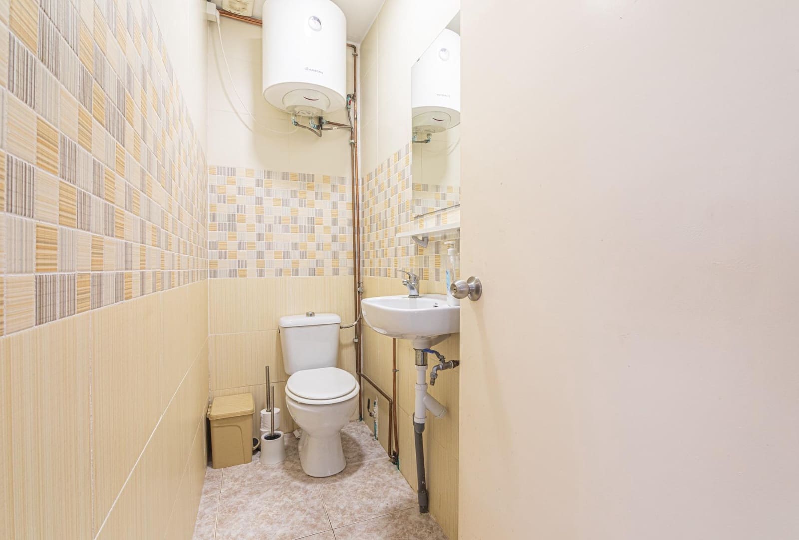 Commercial for sale in Elche / Elx - € 137,000 (Ref: 9965458)