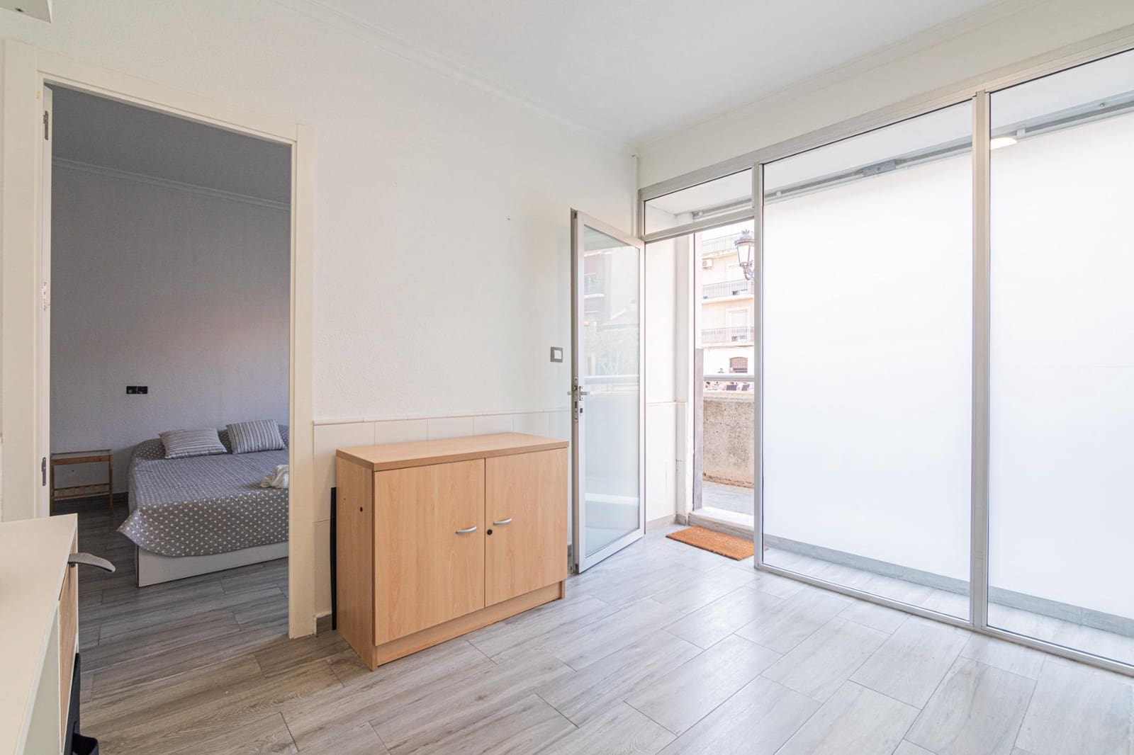 Commercial for sale in Elche / Elx - € 137,000 (Ref: 9965458)