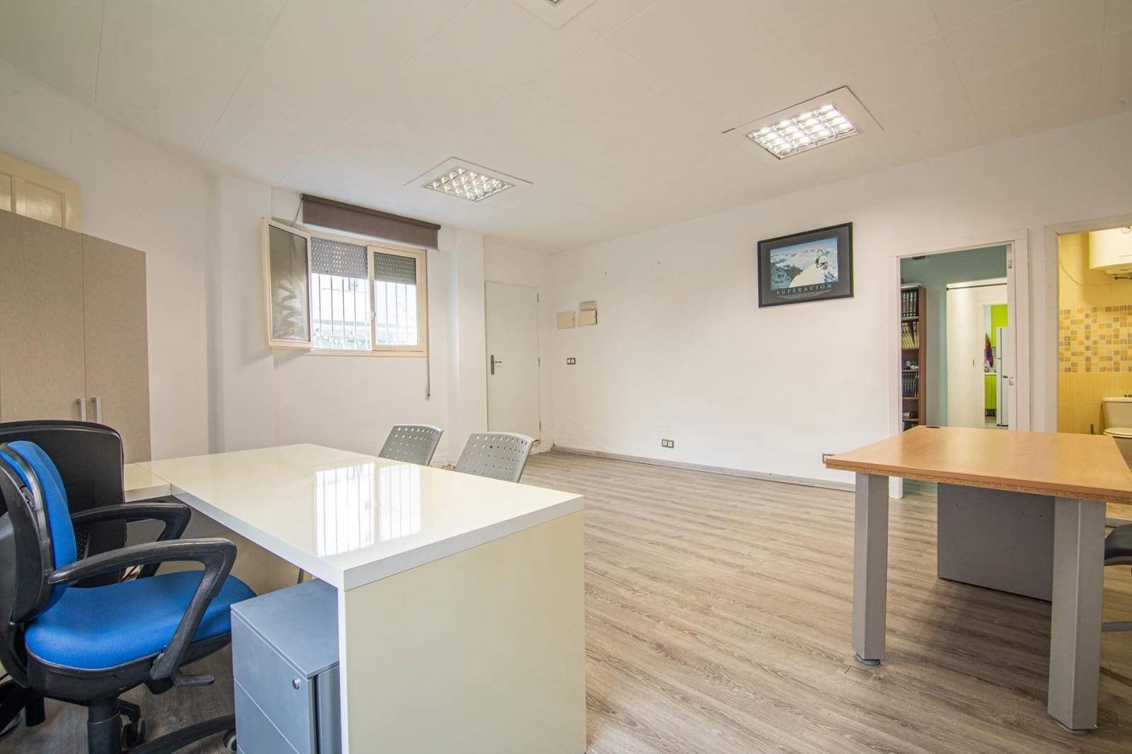 Commercial for sale in Elche / Elx - € 137,000 (Ref: 9965458)