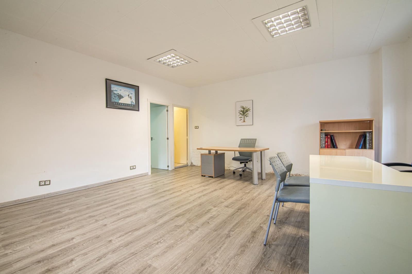 Commercial for sale in Elche / Elx - € 137,000 (Ref: 9965458)