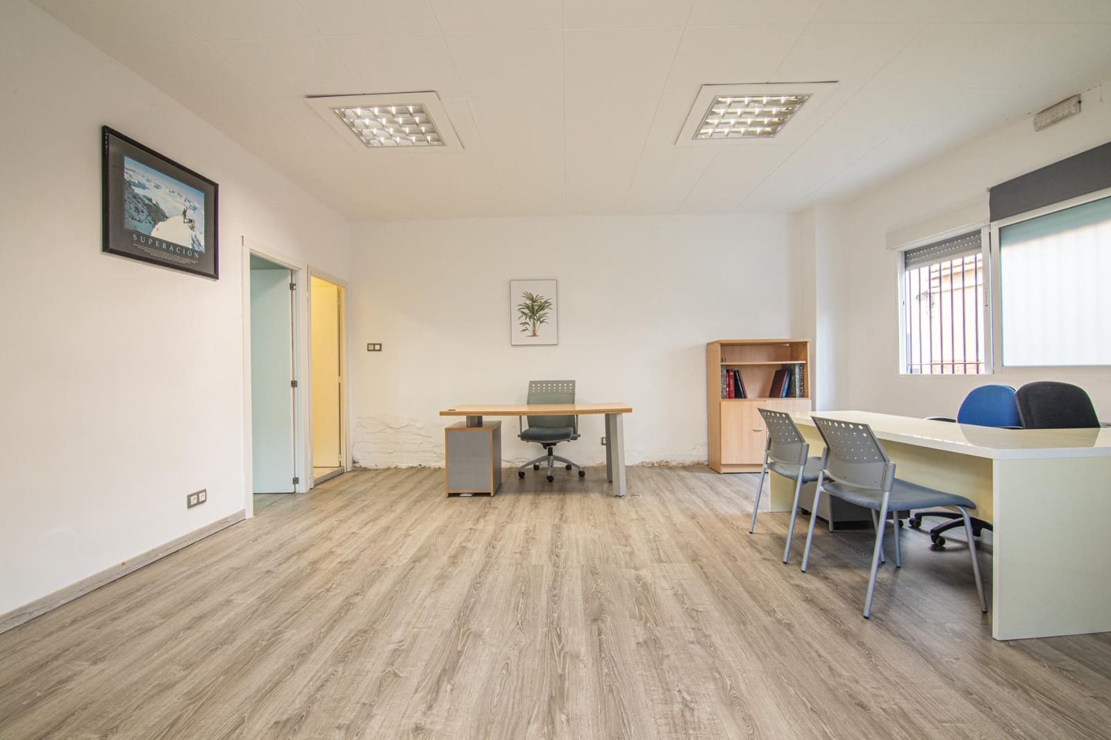 Commercial for sale in Elche / Elx - € 137,000 (Ref: 9965458)