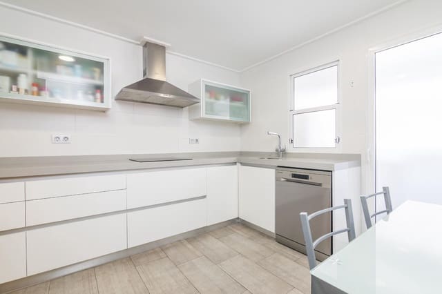 Piso de 3 habitaciones en Altabix, Elche / Elx en venta con garaje - 209.900 € (Ref: 9979032)